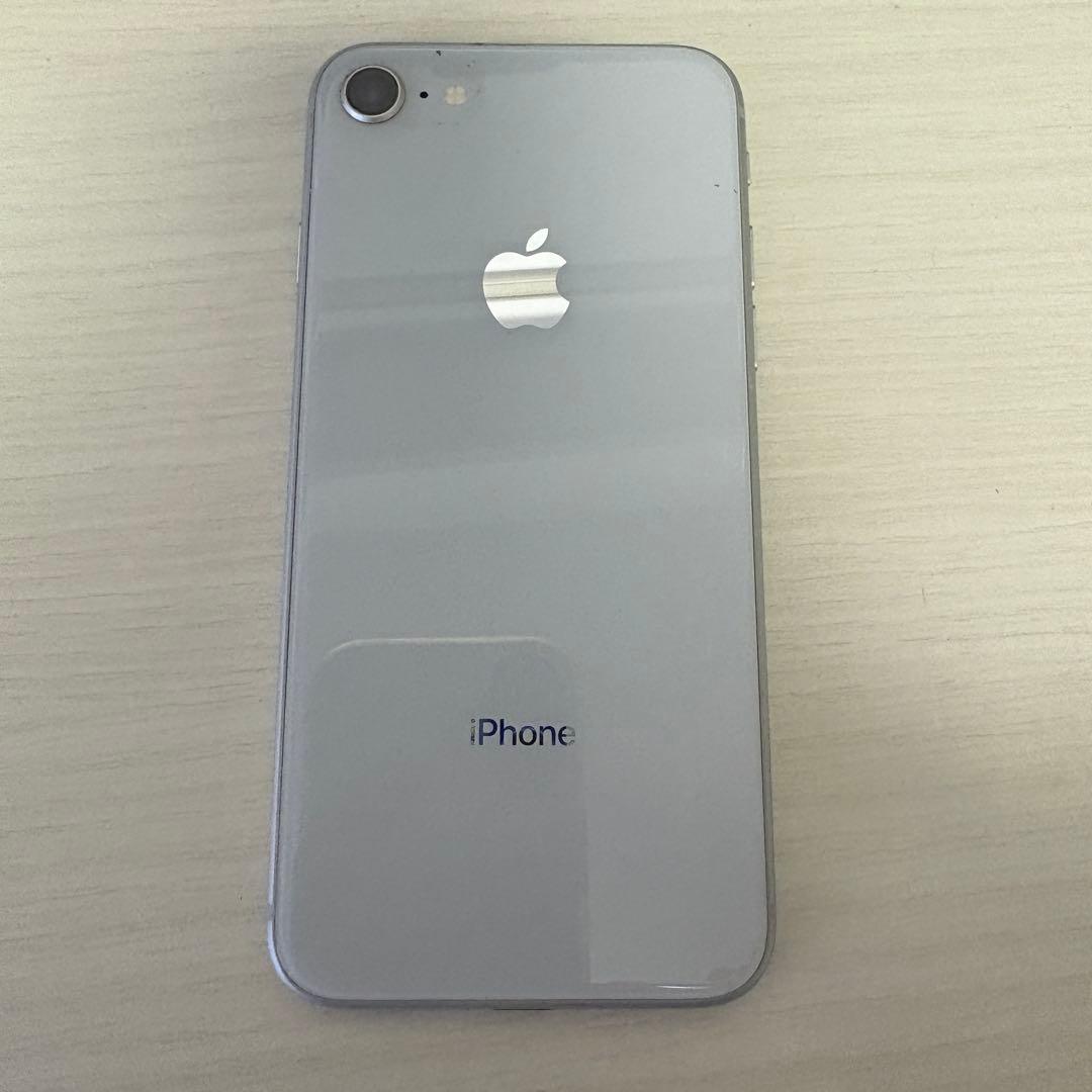 Apple iPhone 8 シルバー 本体のみ