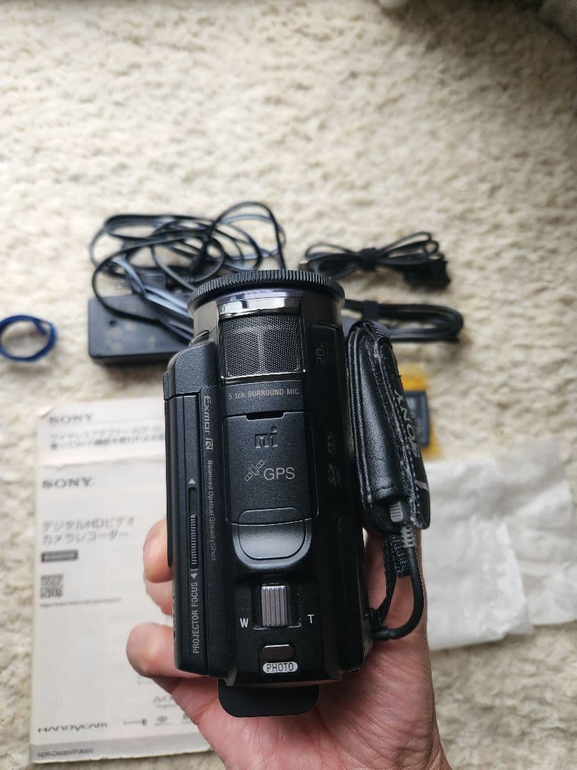 ゆ*み様 SONY HDR-PJ630V ビデオカメラ　三脚付き