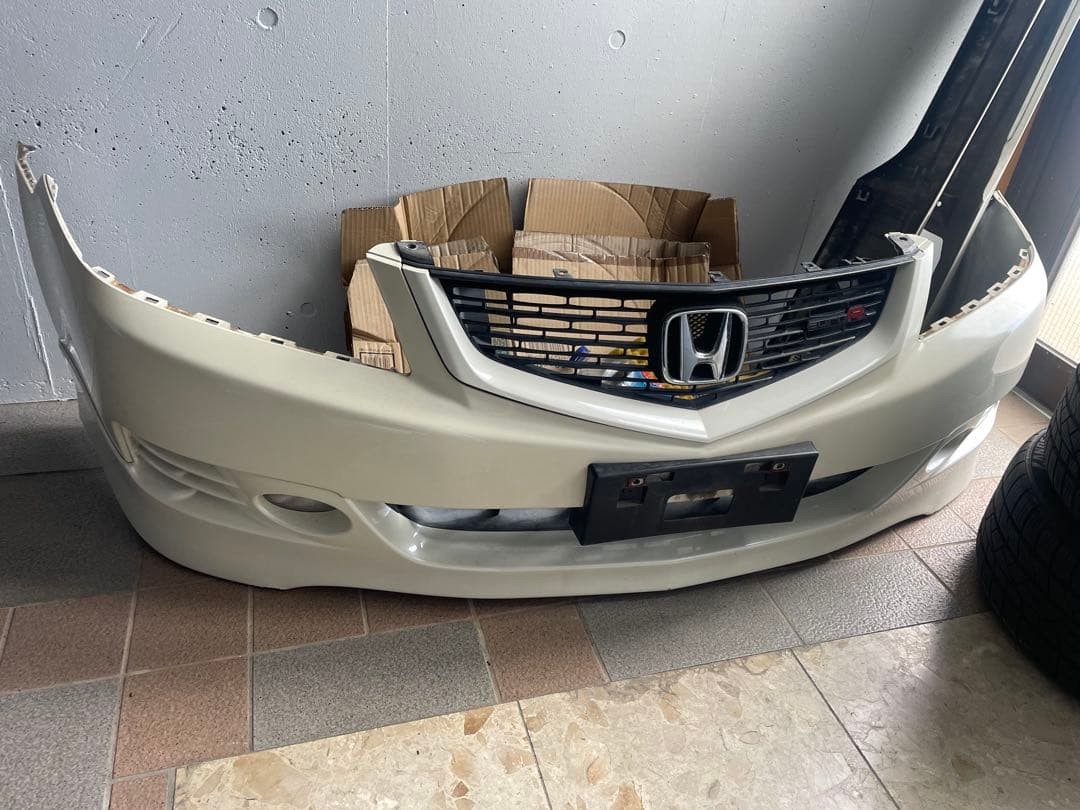 アコードユーロR(CL7) 後期フロントバンパー＋純正グリル【直接引き取りのみ】