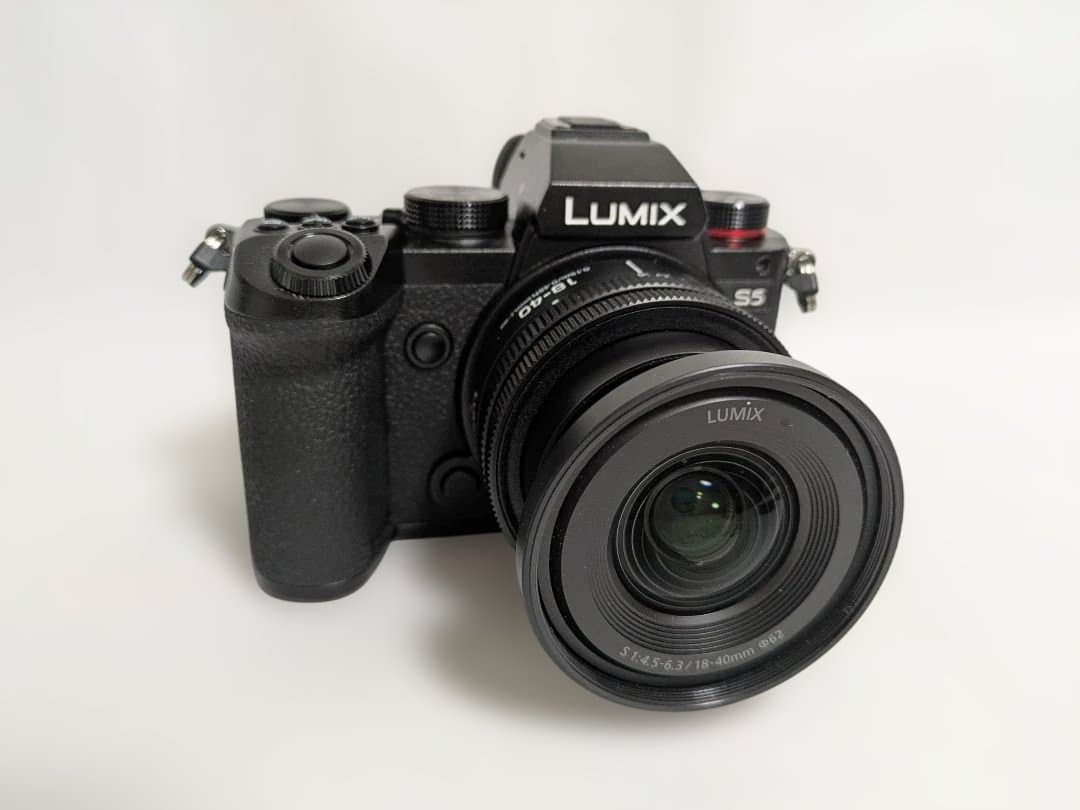 Panasonic LUMIX S5 ミラーレス一眼 本体と付属品
