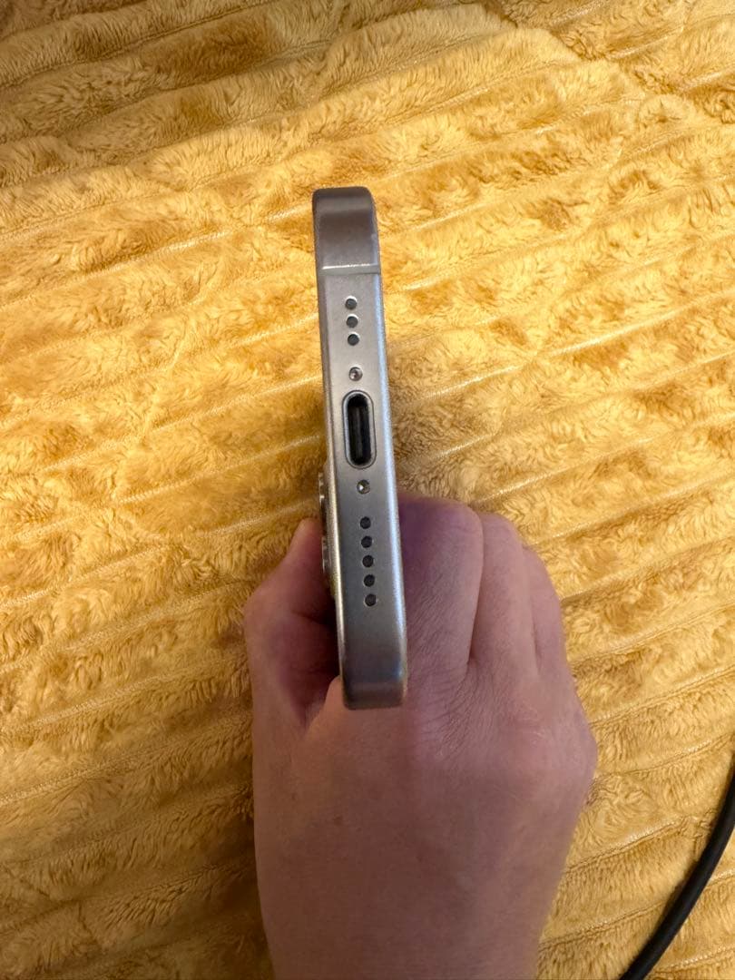 iPhone15 Pro[128GB] ナチュラルチタニウム本体　おまけ付き