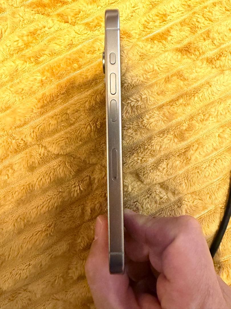 iPhone15 Pro[128GB] ナチュラルチタニウム本体　おまけ付き