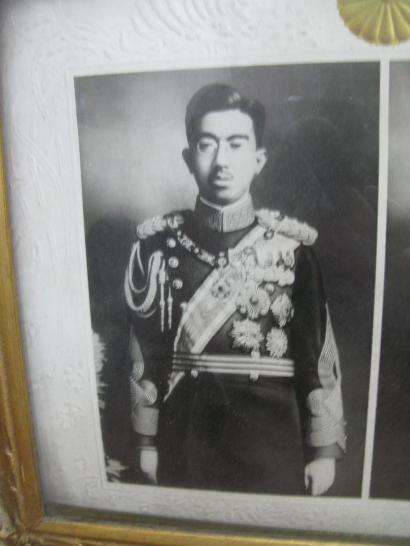 昭和天皇・皇后 両陛下の記念写真/戦闘機の生写真/古い格式ある額縁 3点セット