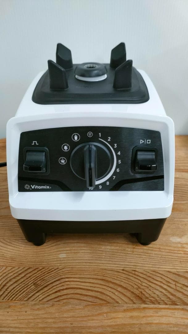【目立った汚れなし】Vitamix E520 ホワイト　保証書あり　1615