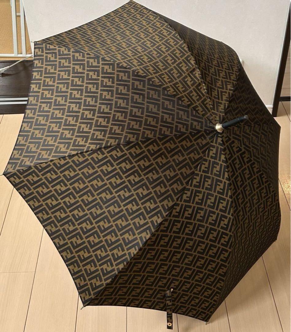 【人気】FENDI フェンディ 傘 ズッカ柄 総柄 茶色 ブラウン　90cm