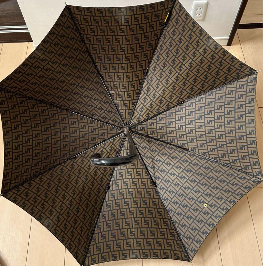 【人気】FENDI フェンディ 傘 ズッカ柄 総柄 茶色 ブラウン　90cm