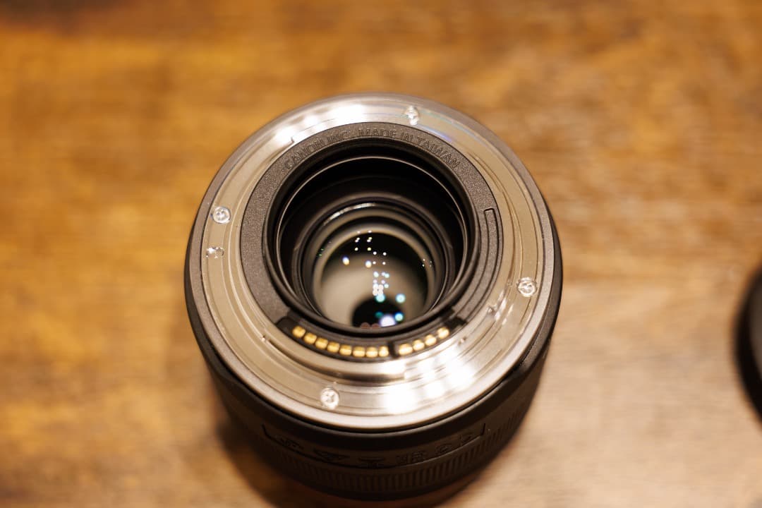 [taka様]キャノン Canon RF 35mm f1.8 STM フードなし