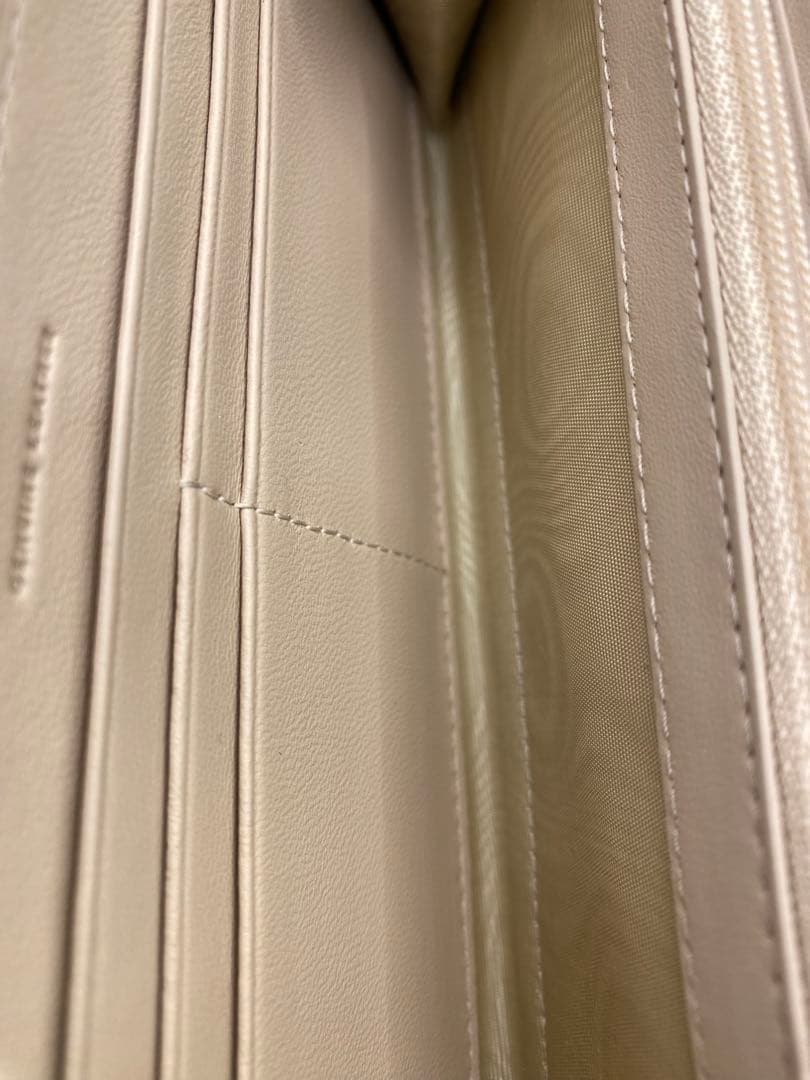 koaゆっくり出品中様 [未使用品] FURLA グレー レザー 長財布