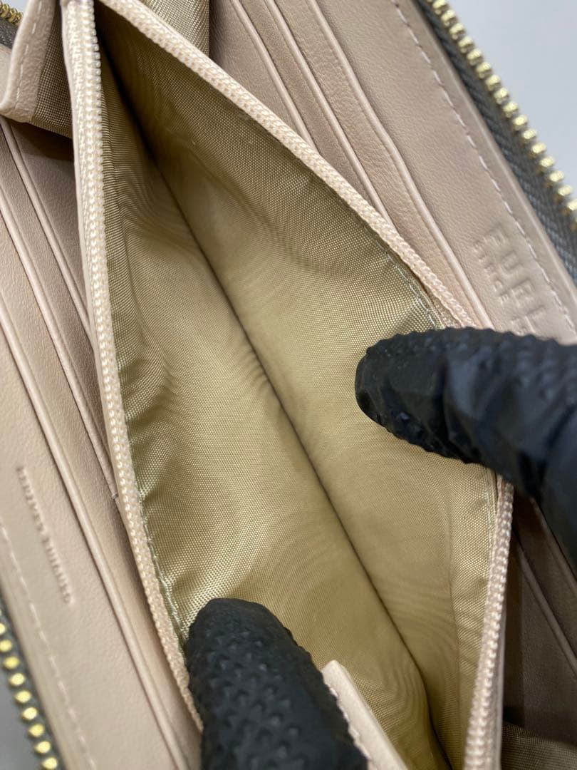 koaゆっくり出品中様 [未使用品] FURLA グレー レザー 長財布