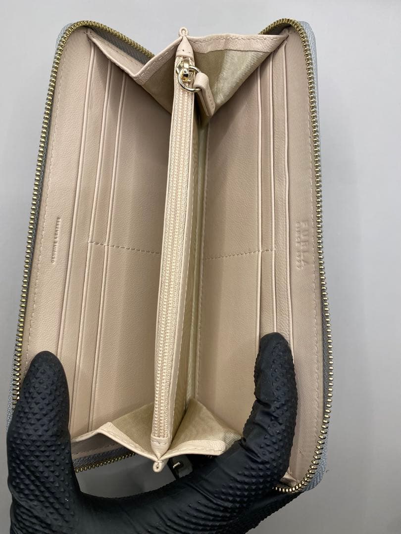 koaゆっくり出品中様 [未使用品] FURLA グレー レザー 長財布