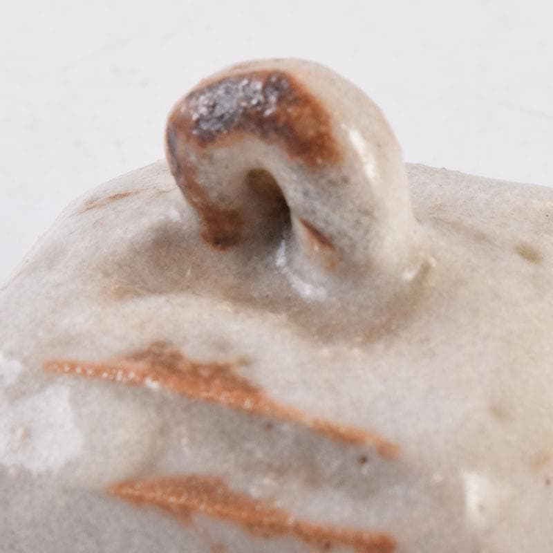 茶道具　志野焼　春恭作　花文　香合　共箱　C　8471