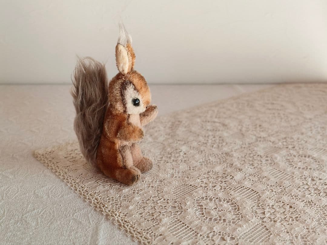 * vintage squirrel ♡ 可愛い おねだりリスさん