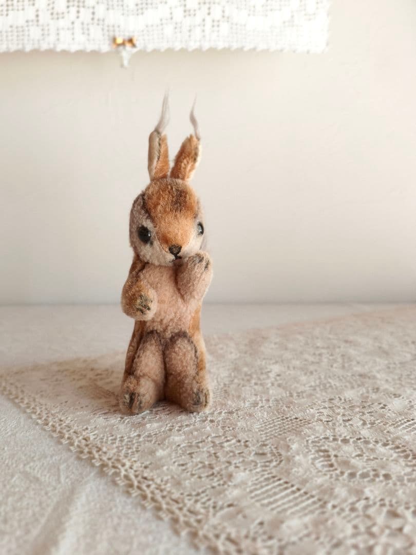 * vintage squirrel ♡ 可愛い おねだりリスさん