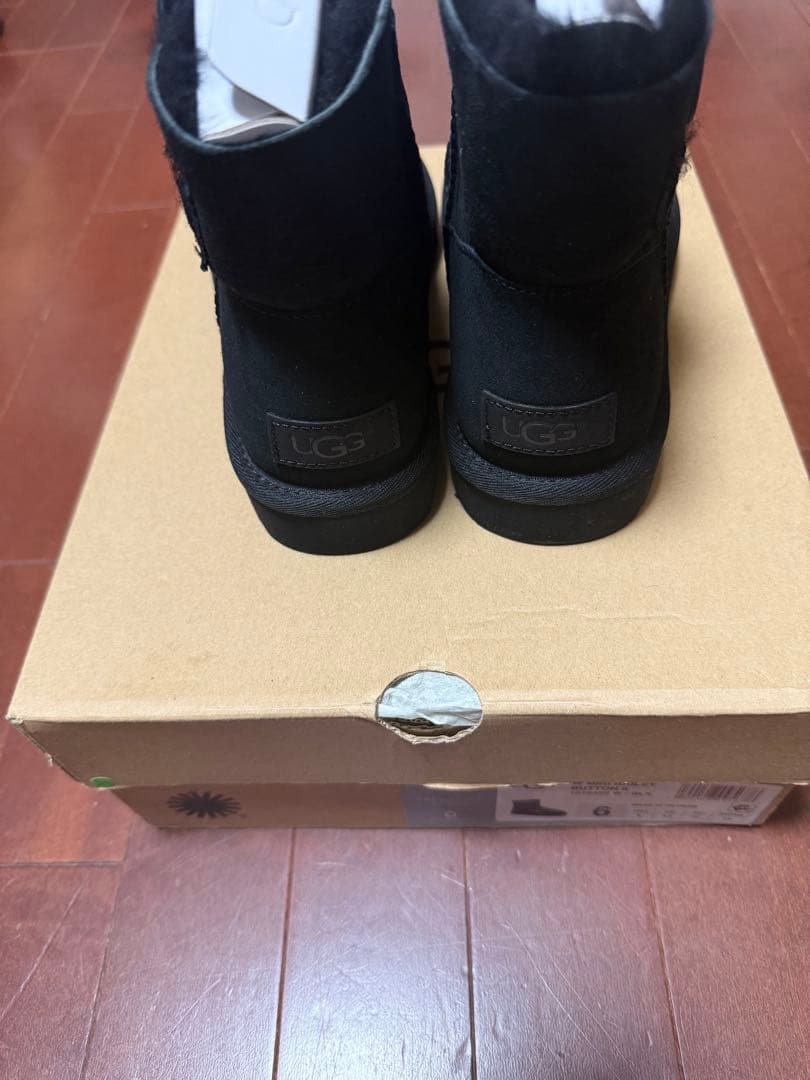UGG MINI BAILEY BUTTON II ブラック23