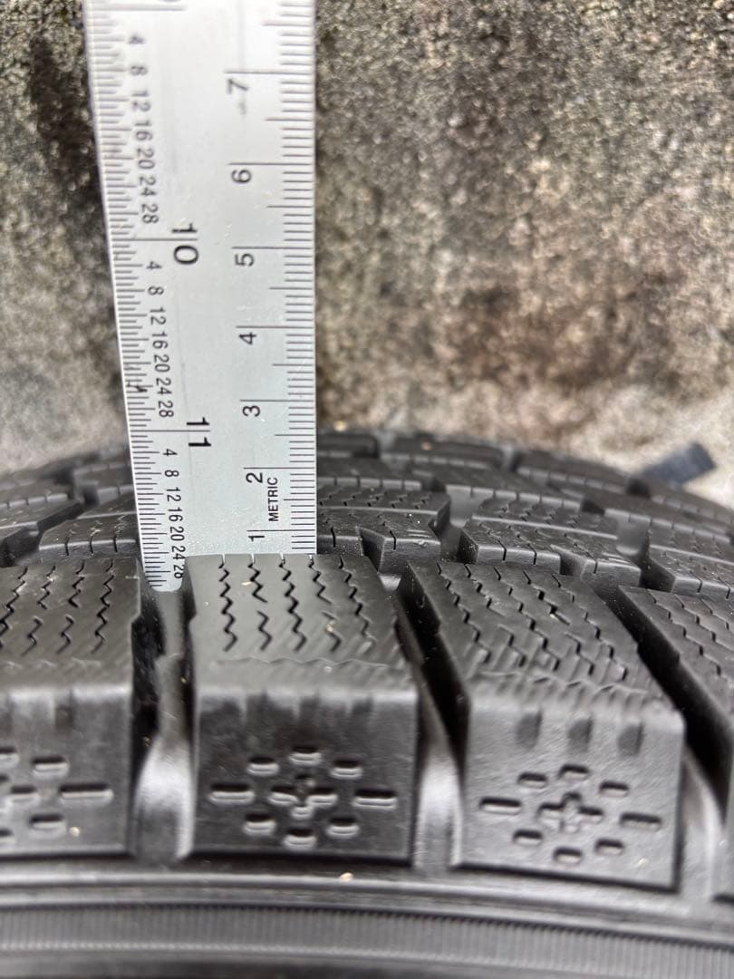 Volkswagen スタッドレスタイヤ 185/60R15 4本セット