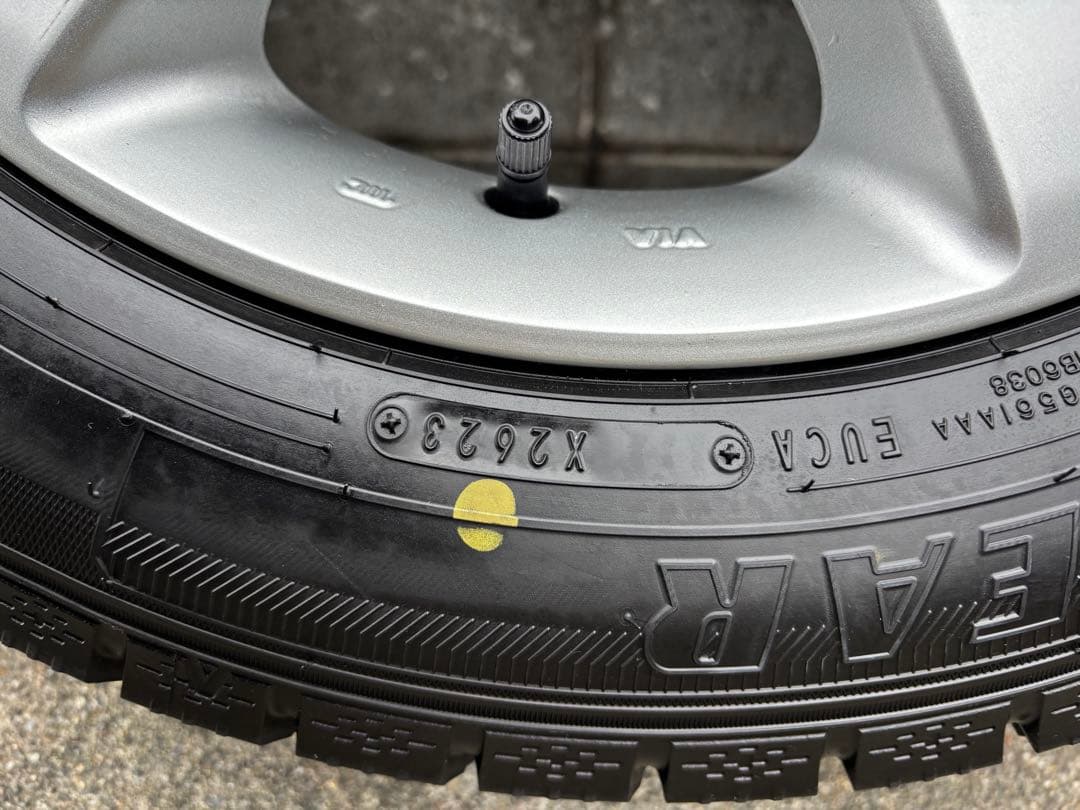 Volkswagen スタッドレスタイヤ 185/60R15 4本セット