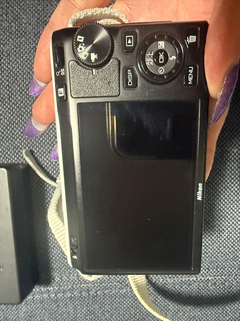 カメカメクラブ　Nikon J1 ホワイト ミラーレスカメラ