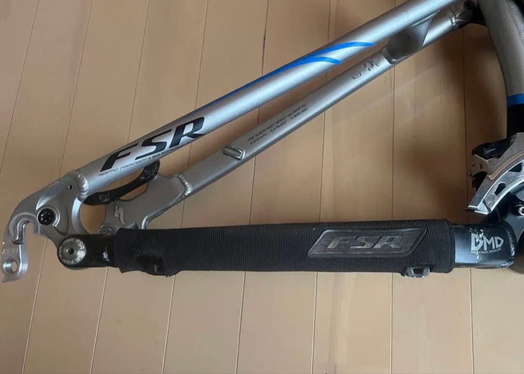 SPECIALIZED STUMPJUMPER FSR フレームと付属品