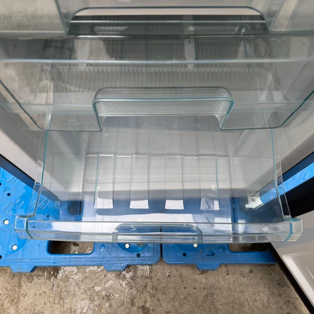 243⭐️2023年製美品★アイリスオーヤマ冷蔵庫　大型　ブラック　黒　一人暮らし