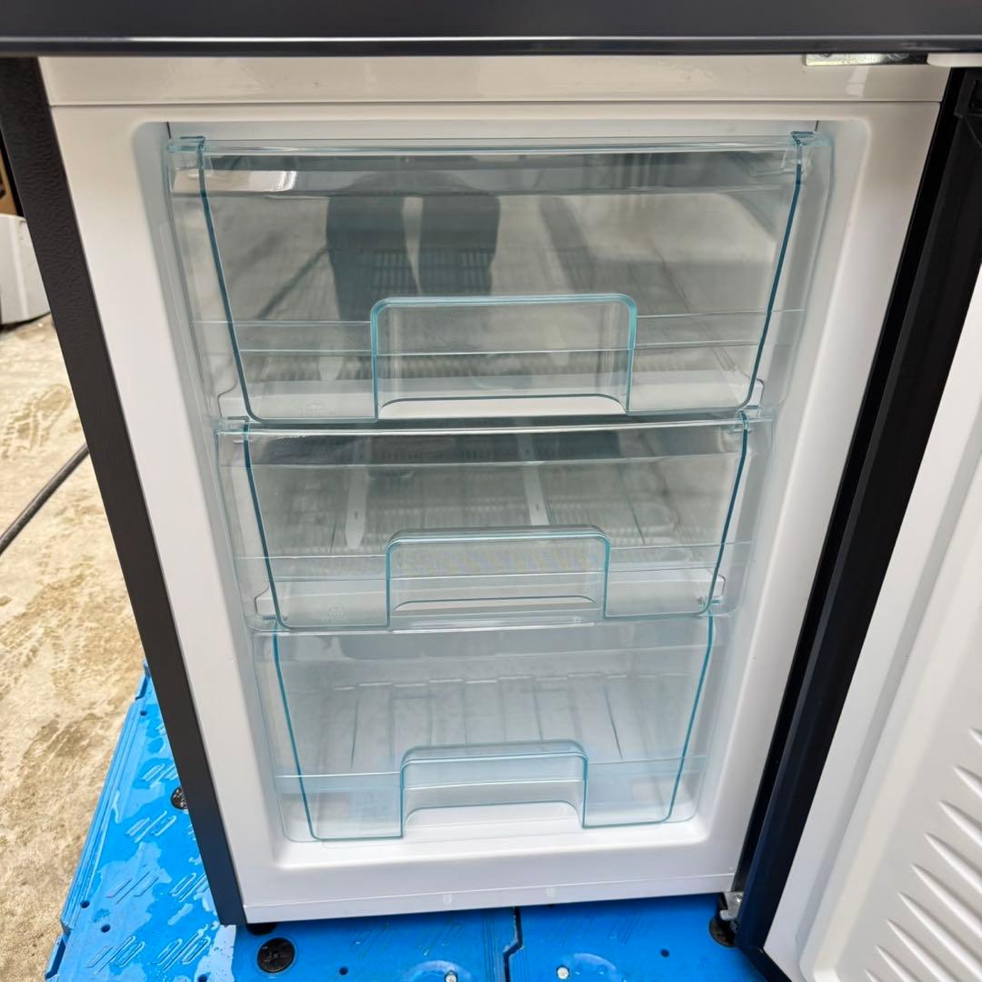 243⭐️2023年製美品★アイリスオーヤマ冷蔵庫　大型　ブラック　黒　一人暮らし