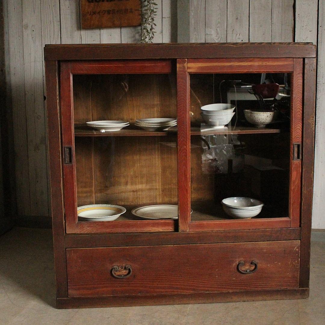 古く味のあるガラス戸棚　木製引き出し　食器棚　水屋　カウンター　古家具