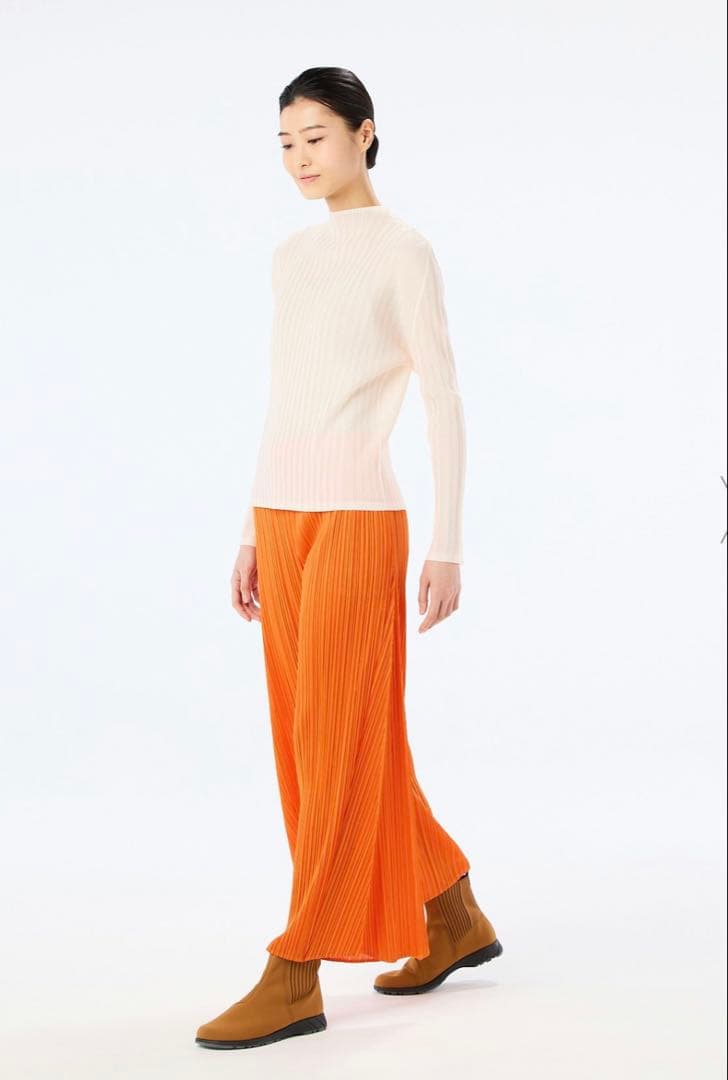 プリーツプリーズイッセイミヤケ　リブハイネック長袖シャツPP23FK352