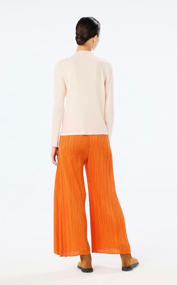 プリーツプリーズイッセイミヤケ　リブハイネック長袖シャツPP23FK352