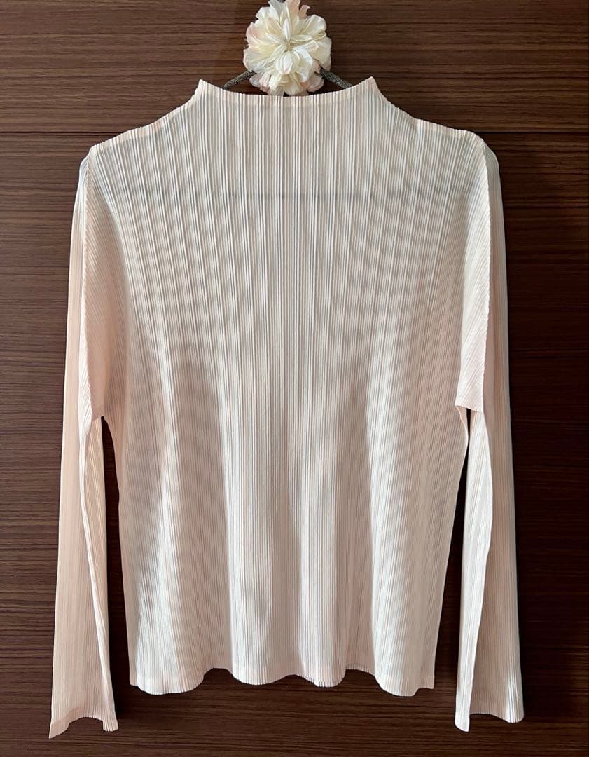 プリーツプリーズイッセイミヤケ　リブハイネック長袖シャツPP23FK352