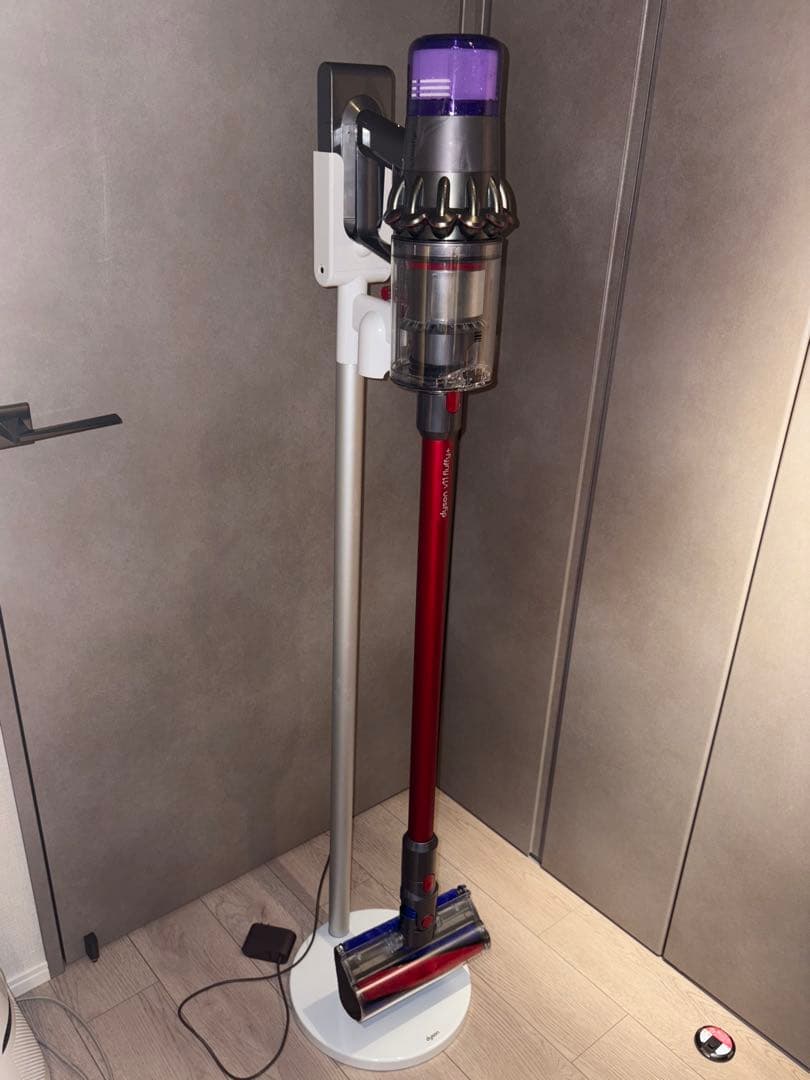 【純正充電ドック付】【美品】dyson Ꮩ11 fluffy+ SV14