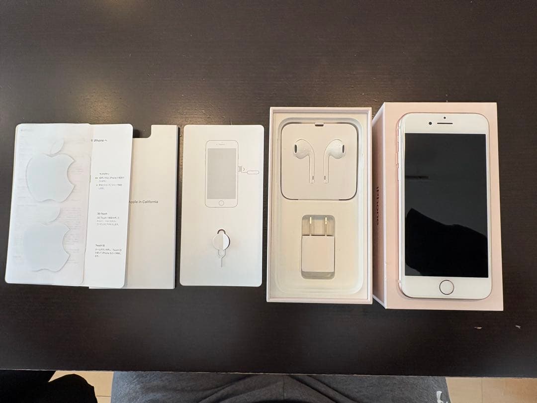 【モモ】iPhone8 64GB ゴールド