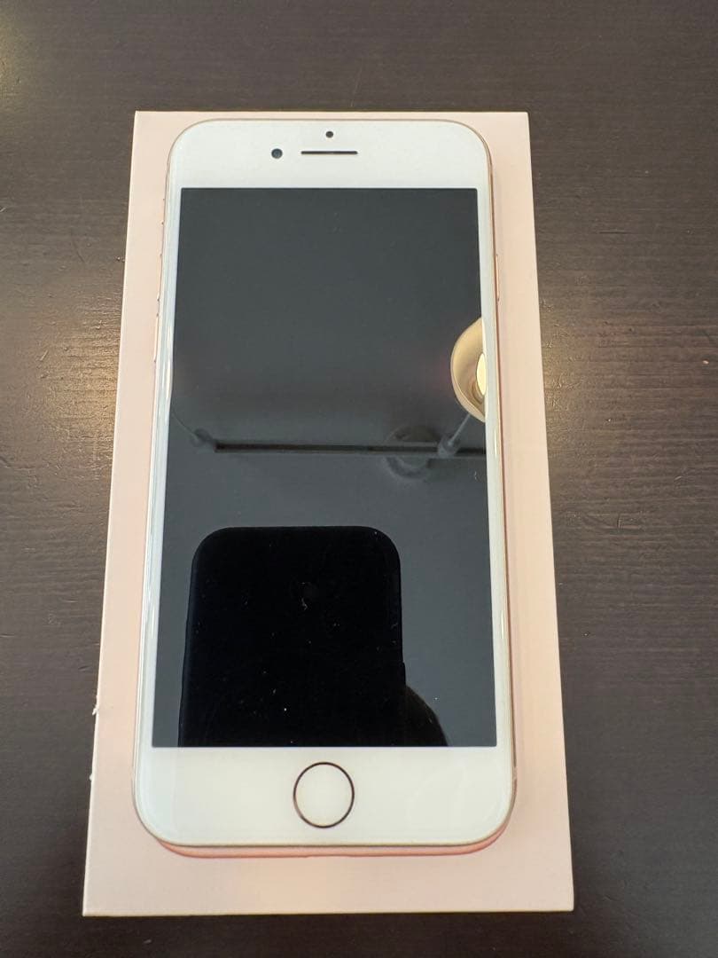 【モモ】iPhone8 64GB ゴールド