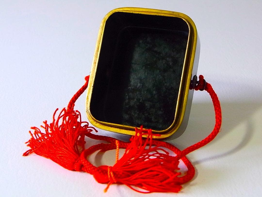 【 E950 】 大正期漆芸工芸品　木製　高蒔絵十六ハ重表菊紋文ボンボニエール