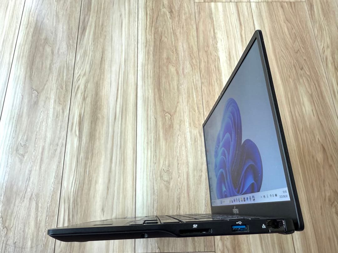 2021年4月モデル 超軽量 LIFEBOOK U9311/F Core i5