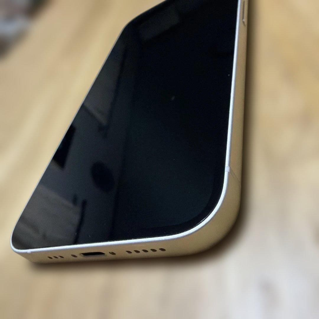 iPhone13 ホワイト　白