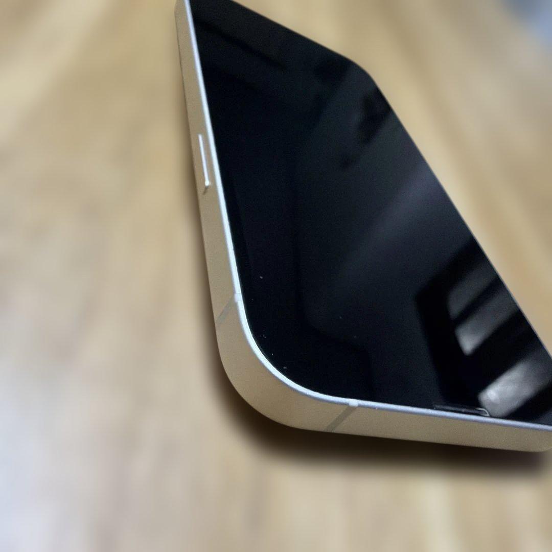 iPhone13 ホワイト　白