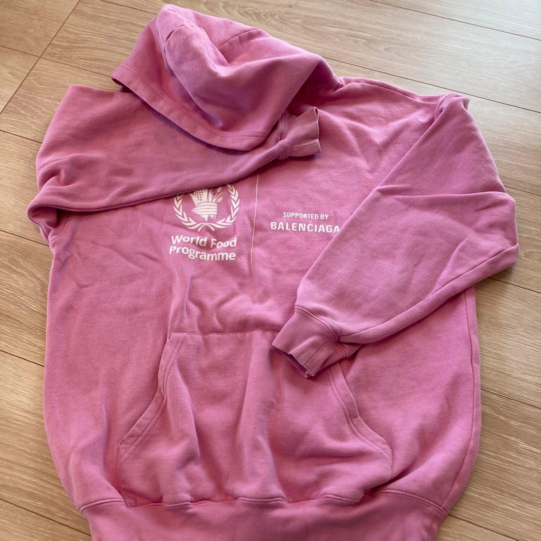 バレンシアガ　パーカー　ピンク