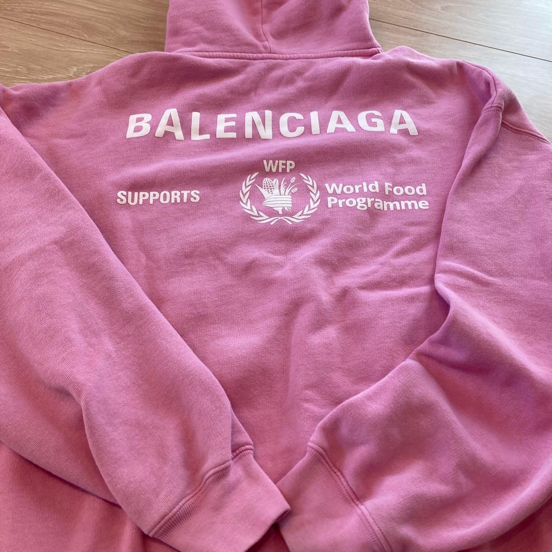 バレンシアガ　パーカー　ピンク