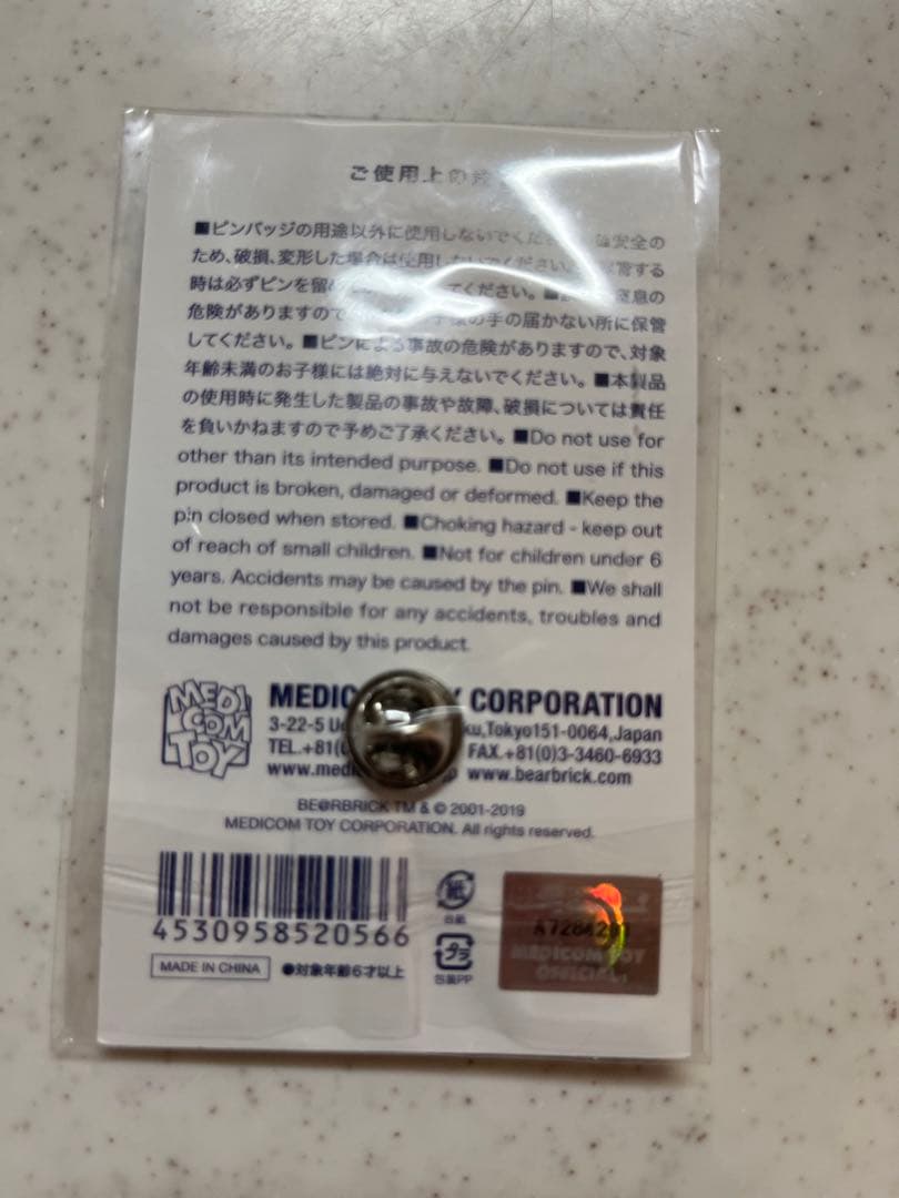 ルイスレザー ピンバッジ BE@RBRICK×LewisLeathers