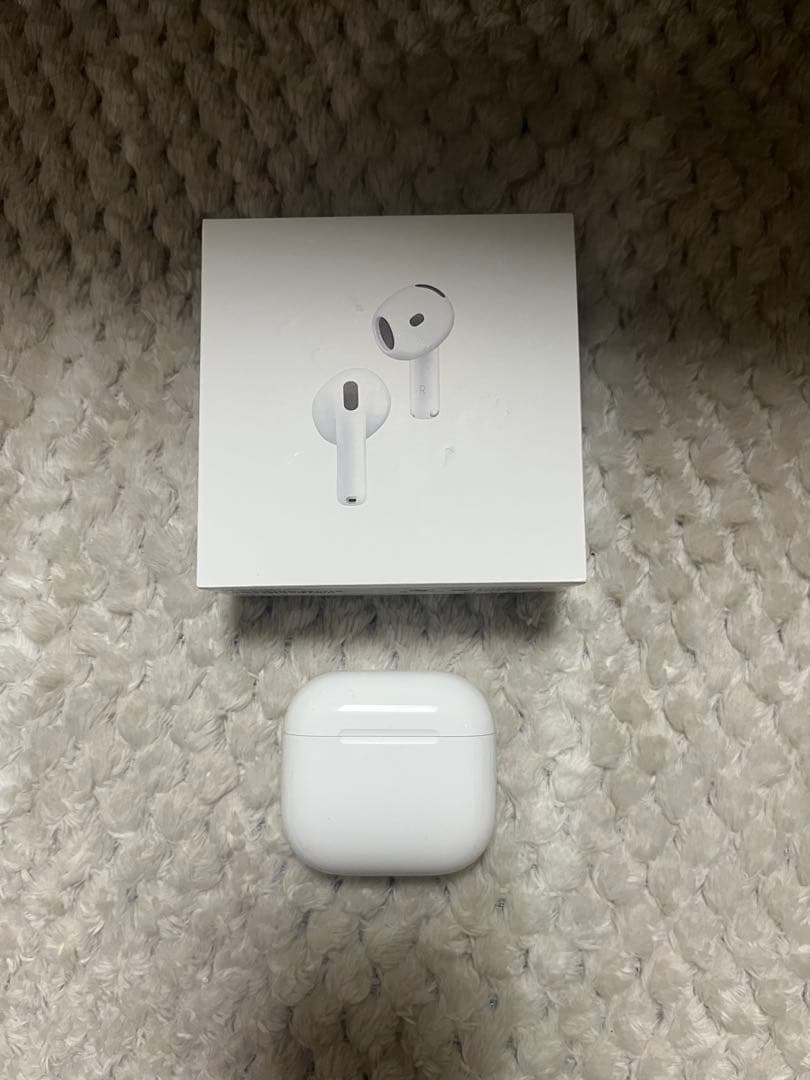 AirPods 4 ノイズキャンセリング　本体 ホワイト
