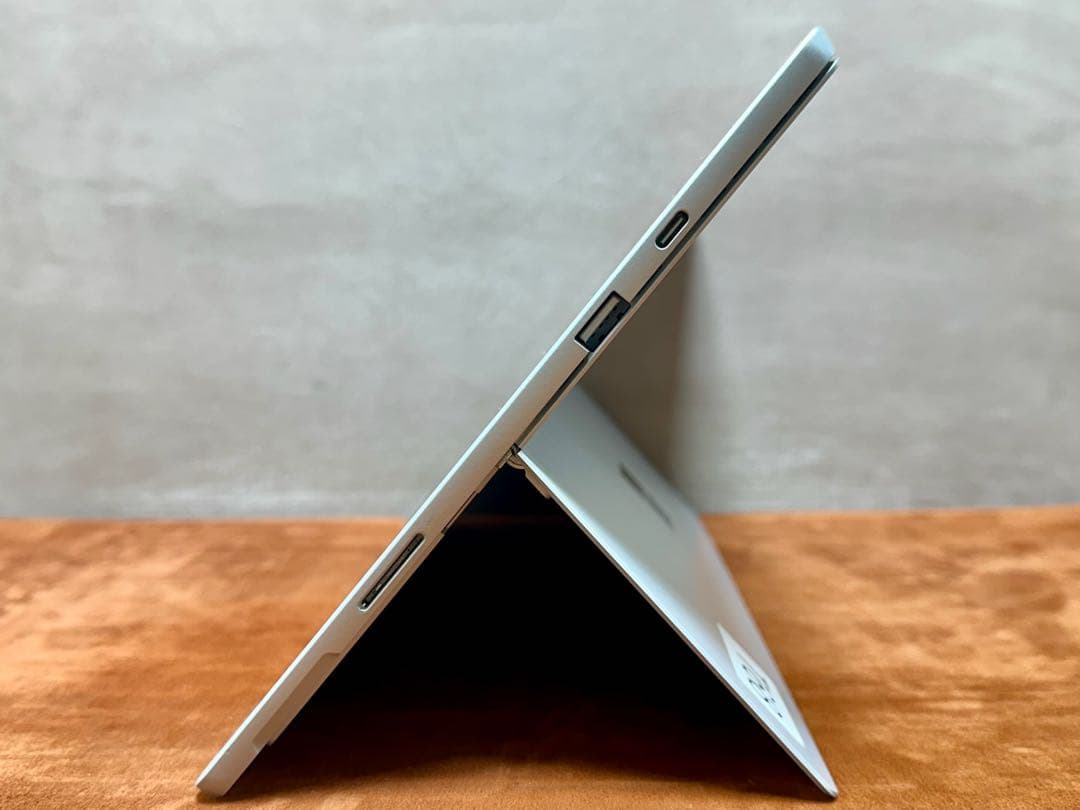 Windowsタブレット本体 surface pro7+ i5 1135G7 8GB