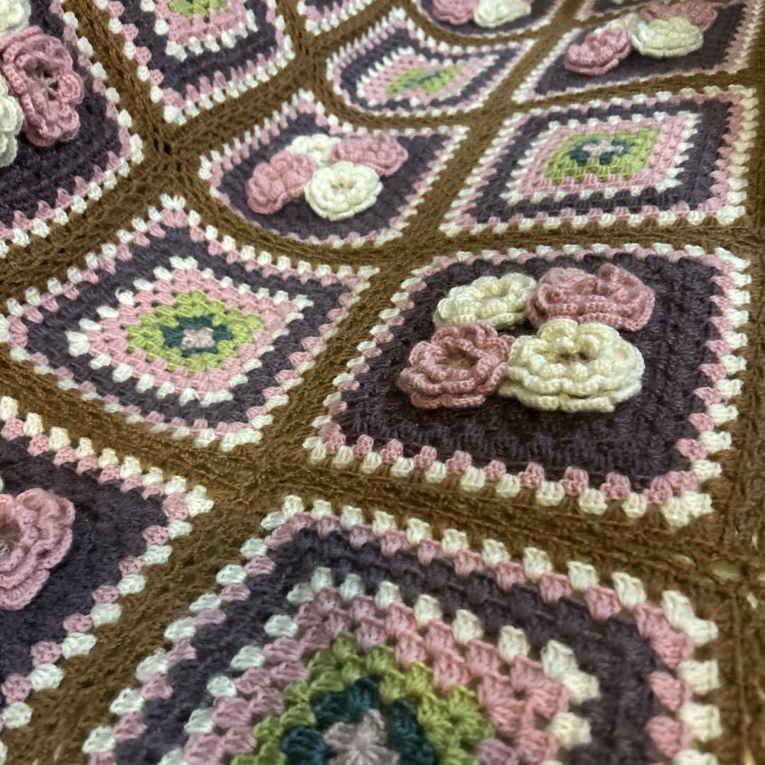 手編み　♡ 立体小花のマルチカバー