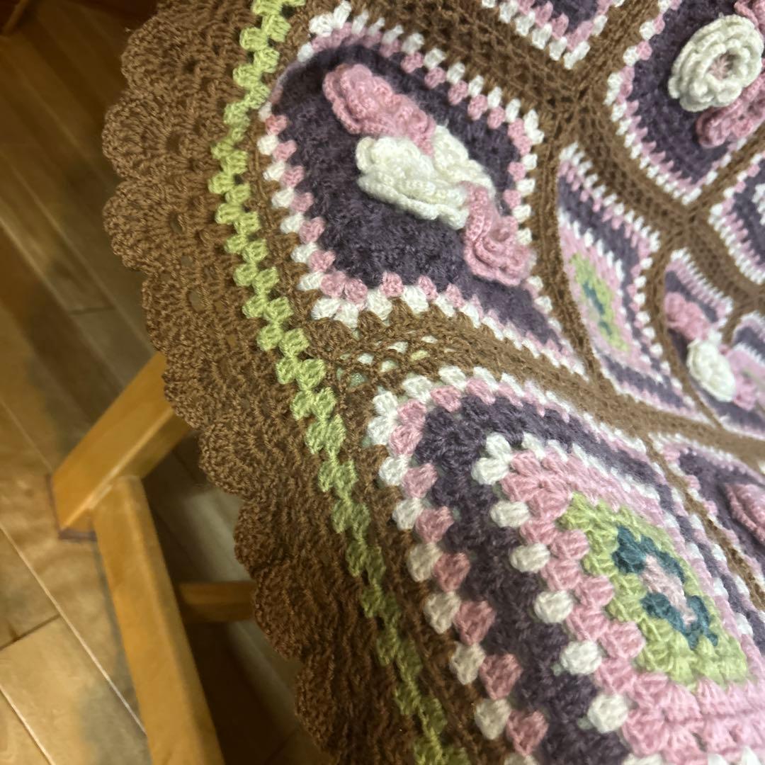 手編み　♡ 立体小花のマルチカバー