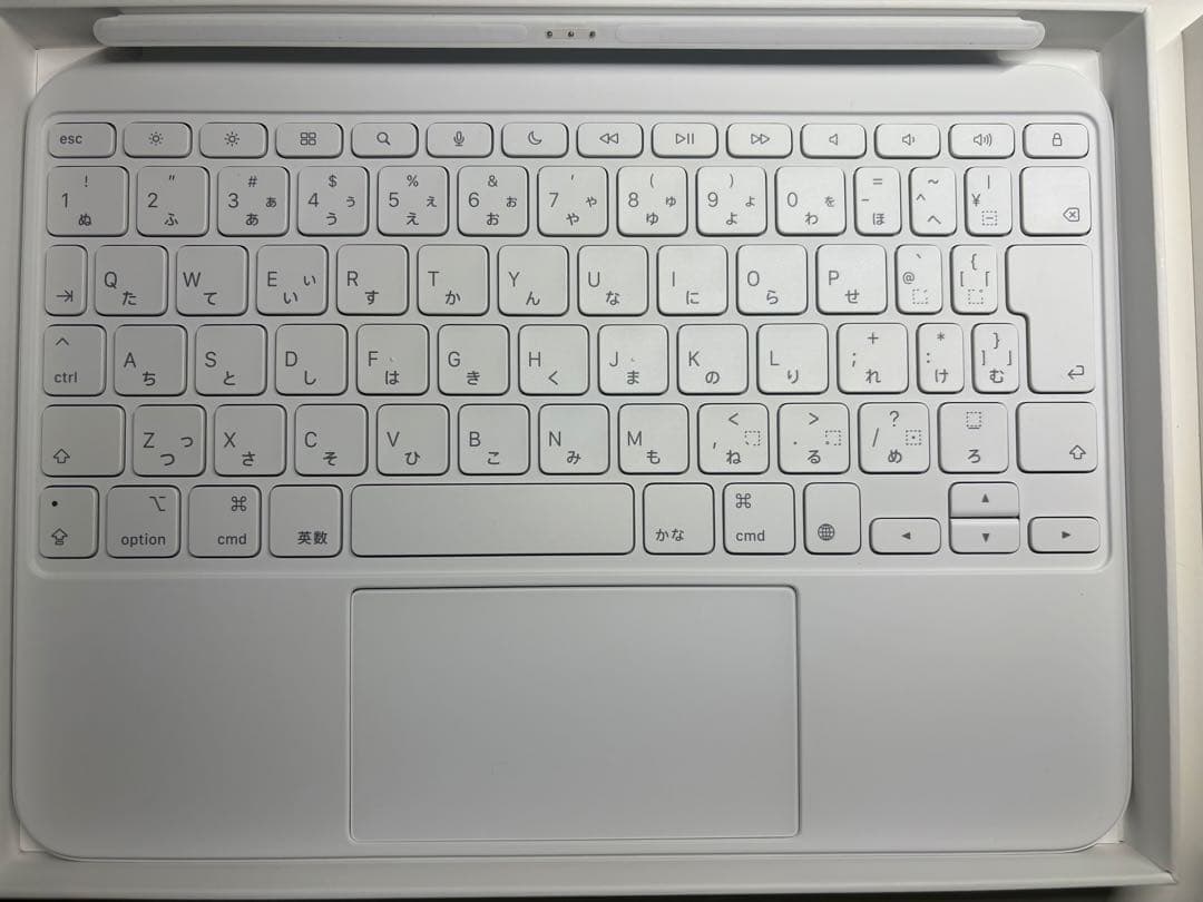 iPad Magic Keyboard Folio ホワイト第十世代　日本語