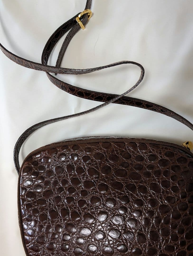 フェラガモ　ダークブラウン クロコダイル風 ショルダーバッグ