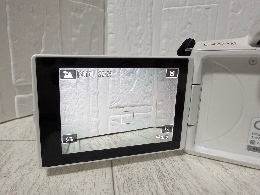 む【中古】【極美品】Canon EOS Kiss M 即購入で多少値下げ⭕️