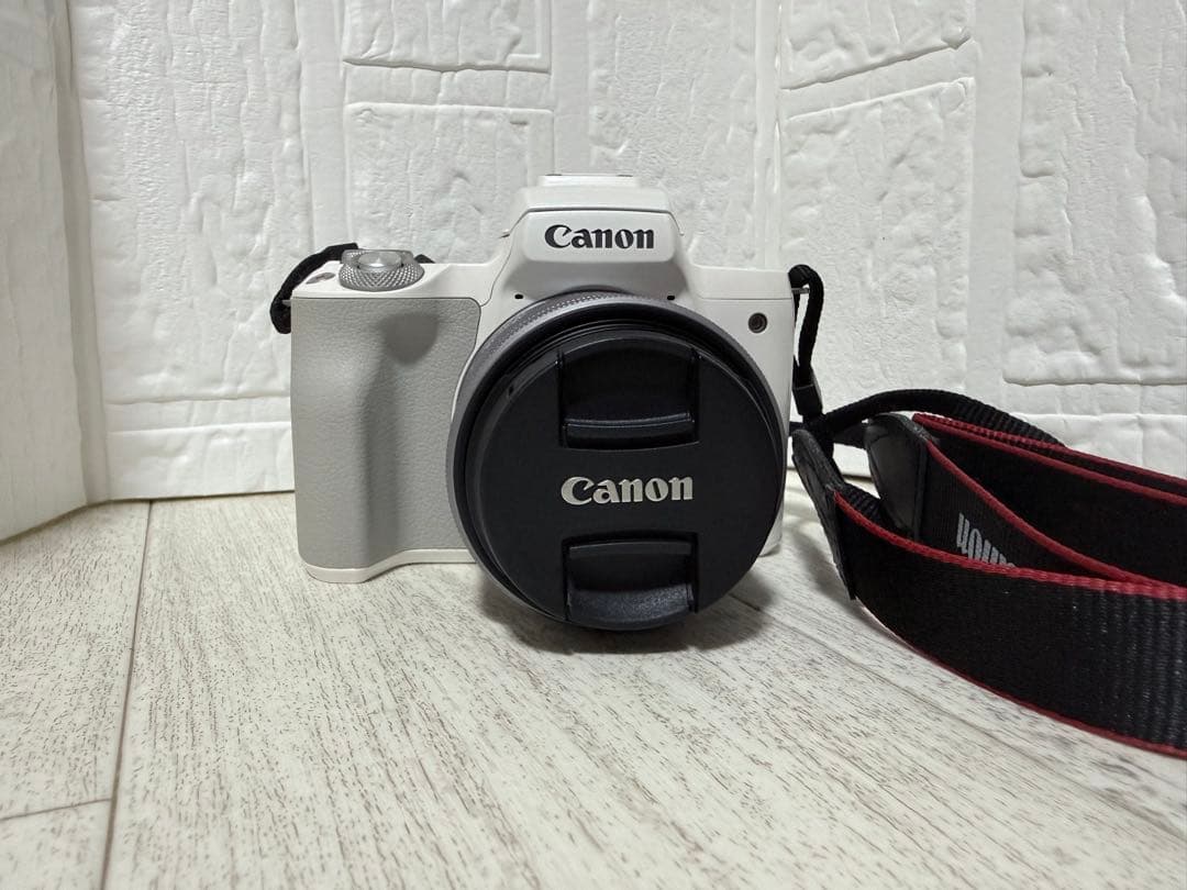 む【中古】【極美品】Canon EOS Kiss M 即購入で多少値下げ⭕️