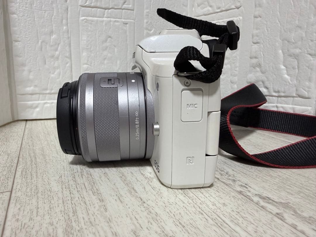 む【中古】【極美品】Canon EOS Kiss M 即購入で多少値下げ⭕️