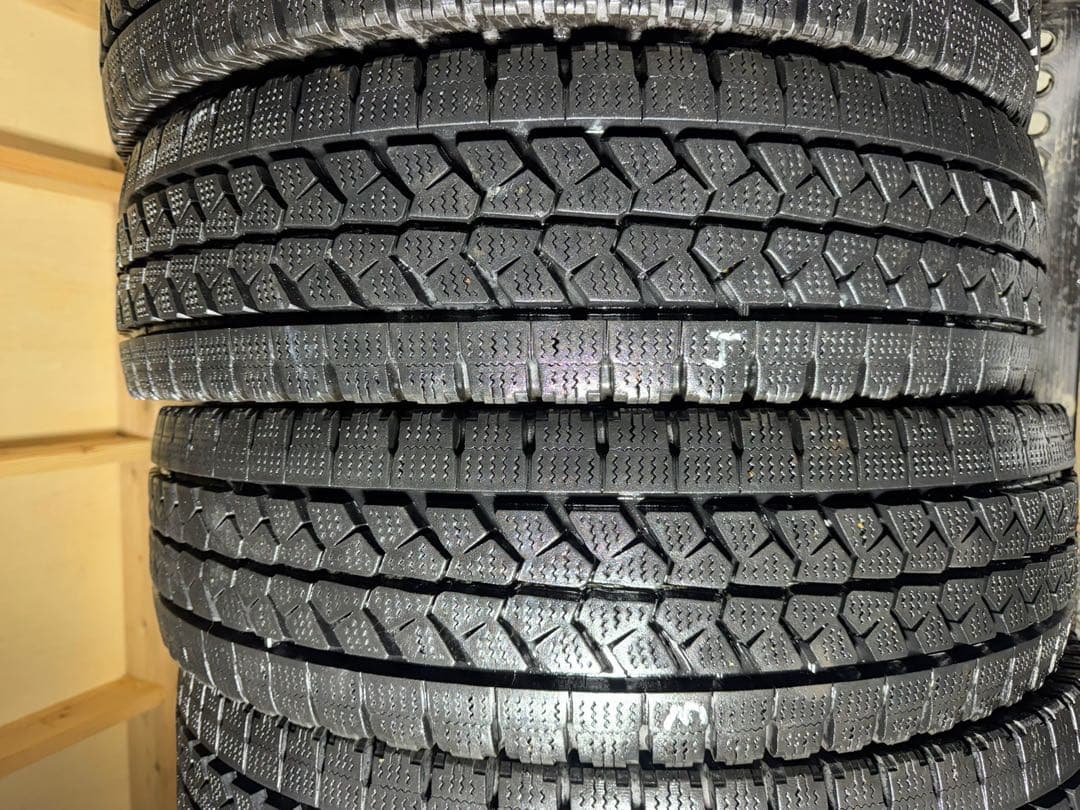 【2023年製】205/80R17.5 120/118L LT スタッドレス