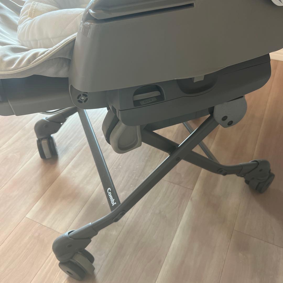 コンビ　ネムリラ　オートスウィング　コードレス