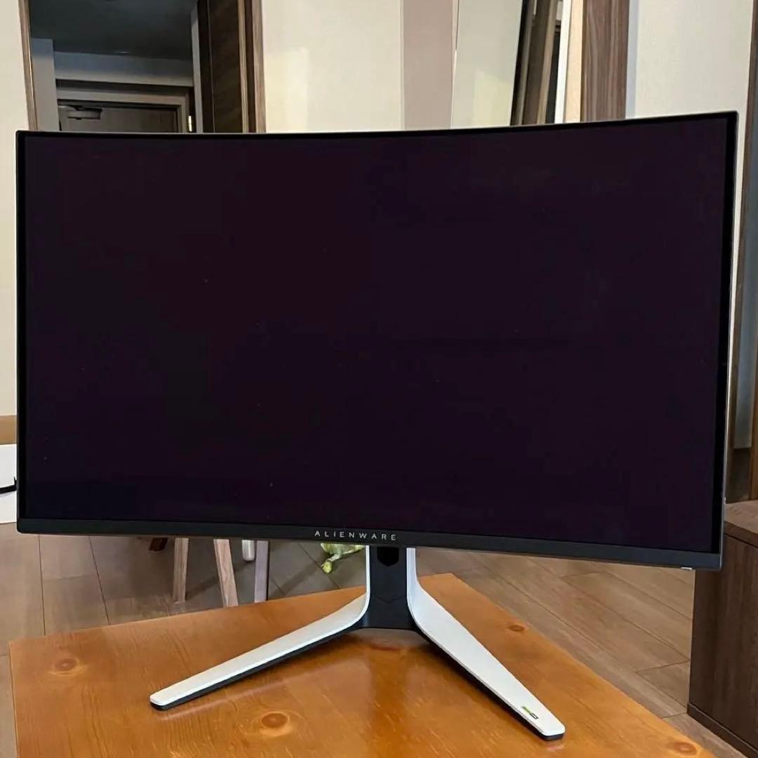 Alienware 32 4K QD-OLED ゲーミングモニター